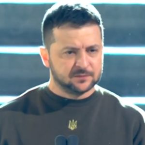 Zelensky chỉ trích Putin ‚xấu xa‘ và cảm ơn Vương quốc Anh đã viện trợ quân sự khi cầu xin máy bay chiến đấu với lời cầu xin ‚đôi cánh cho tự do‘