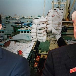 Kinh hoàng, Đảng từng „bỏ đói“ dân ngay trên vựa lúa, nay nguy cơ dân „bị đói“ trên đống gạo!