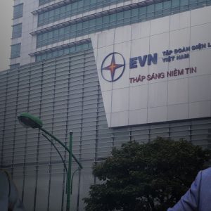 Trần T. Anh “nín thở” lắng nghe bước chân Tô „hung thần“, Dương Q. Thành đang run!