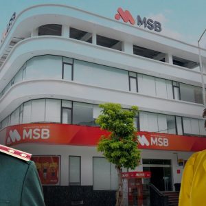 Deposits in banks „evaporated,“ police join in and rob clients’ money