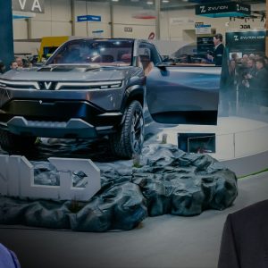 Thủng mốc 4 USD, „vua đổ đèo“ VinFast với “mục tiêu” thủng đáy 3 USD?