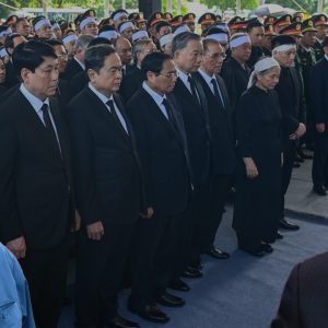 Tấm gương tăm tối của Nguyễn Phú Trọng