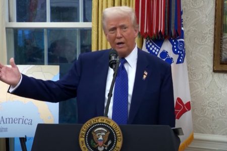 Trump nói ông „giận dữ“ về Putin