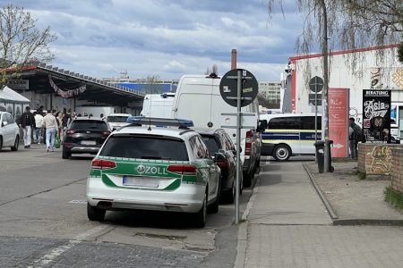 Schwarzarbeit im Dong-Xuan-Center