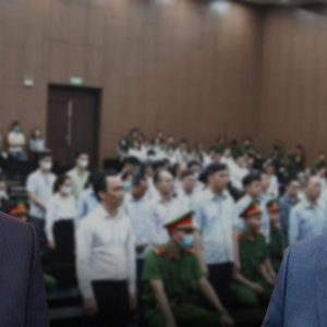 CÔNG LÝ KHÔNG THỂ MUA BẰNG TIỀN MÀ BẰNG RẤT NHIỀU TIỀN