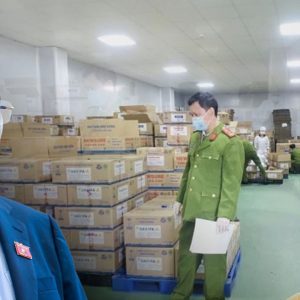 HÀNG GIẢ DO DÂN, QUAN PHỦI TRÁCH NHIỆM