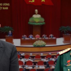 Tô Tổng tiến như vũ bão, Thủ chính yếu ớt, Phan Giang tróc gốc!