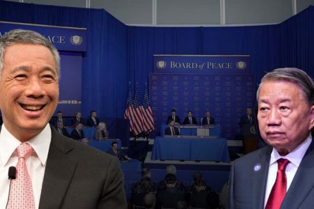 Почему Генеральный секретарь То Лам молча стоит в кругу международных лидеров?