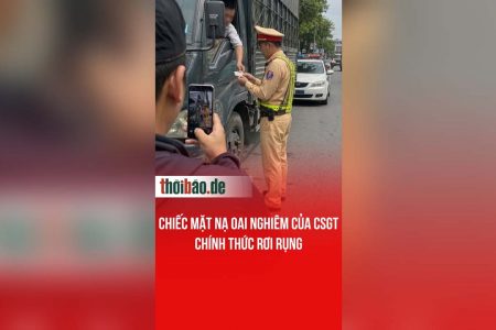 Chiếc mặt nạ oai nghiêm của CSGT chính thức rơi rụng